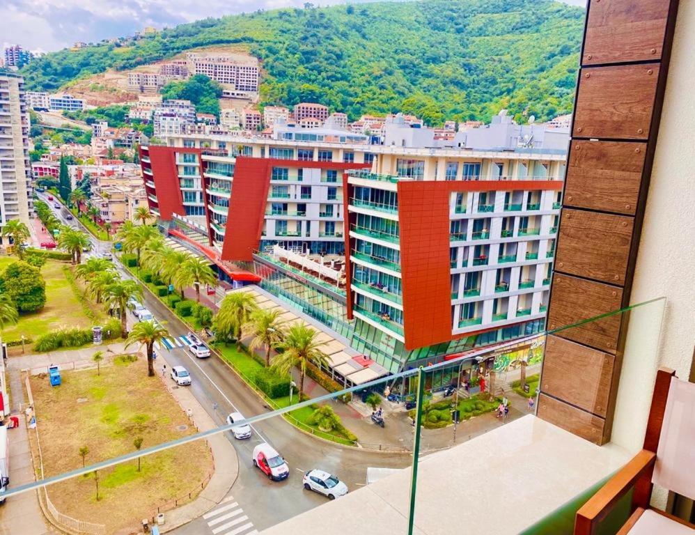 Wow Center Sea- City View Budva