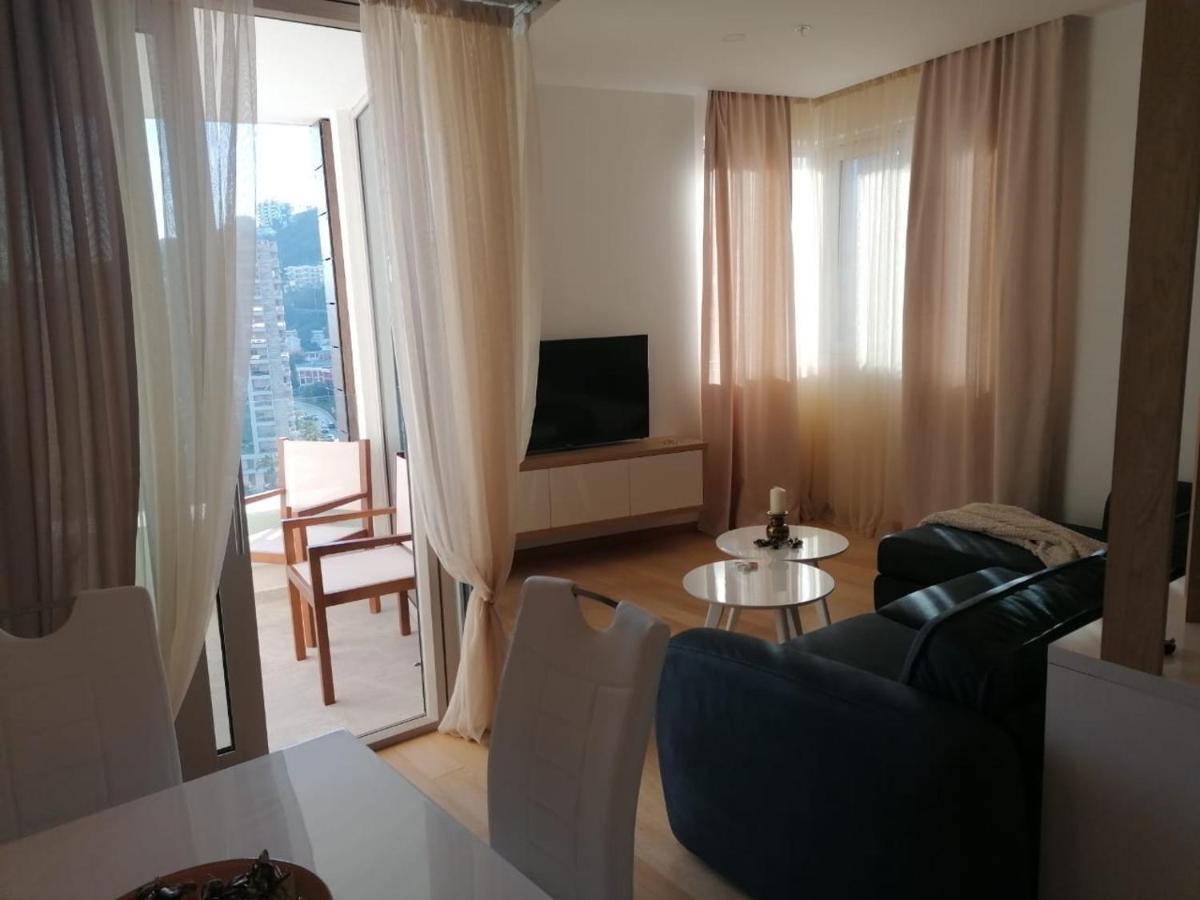 Wow Center Sea- City View * Budva